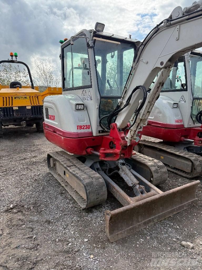 Takeuchi TB 230 Mini rýpadla < 7t