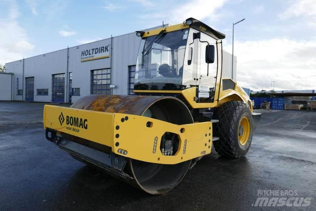 Bomag BW 213 D-5 Půdní kompaktory