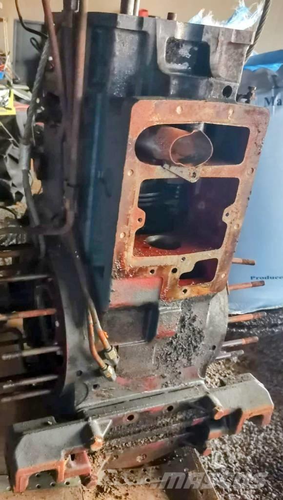 New Holland TM 120 Traktory