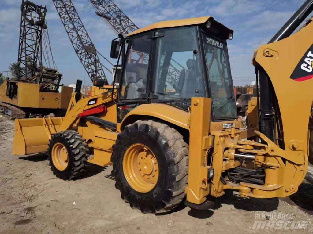CAT 420 F Rýpadlo-nakladače