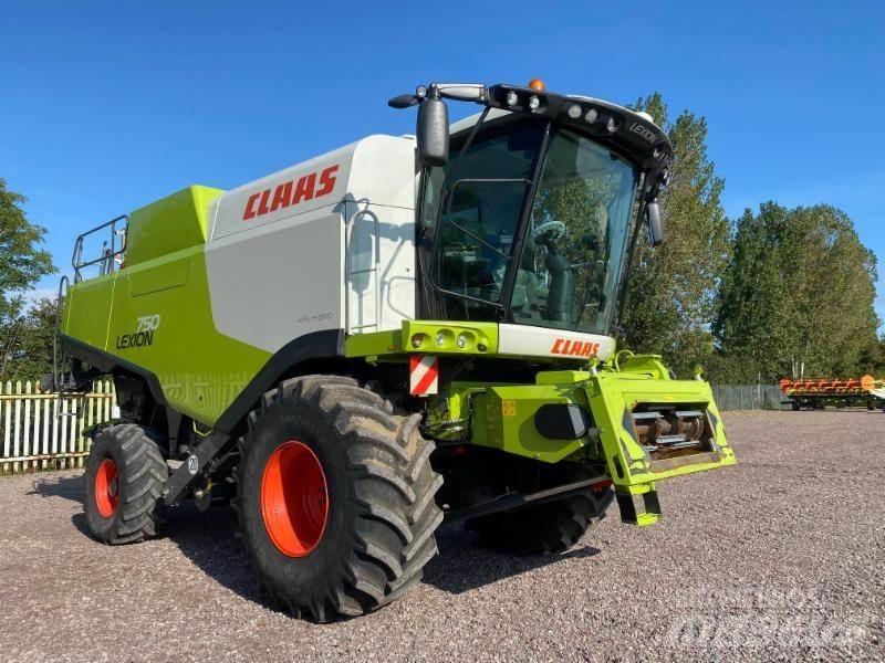 CLAAS LEXION 750 Sklízecí mlátičky