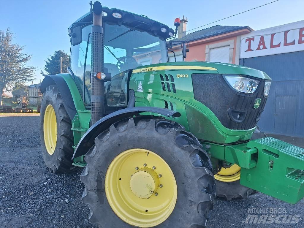 John Deere 6140 R Traktory