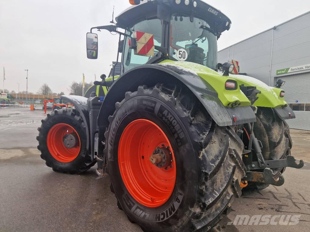 CLAAS Axion 960 Traktory