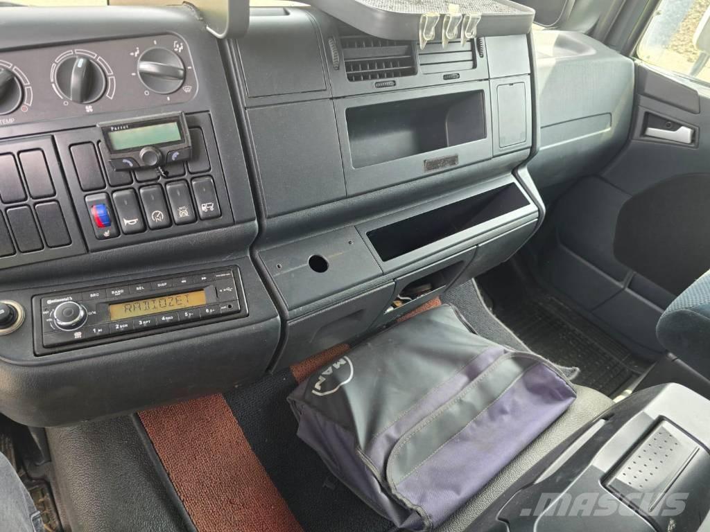 MAN 13.250 / 4x4 Skříňová nástavba