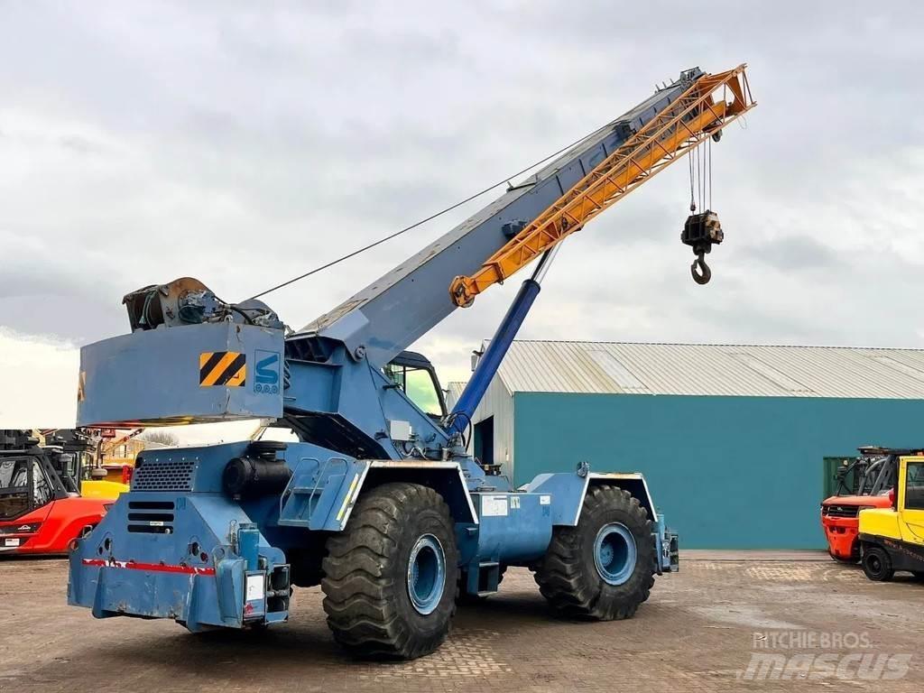 Terex RT780 Jeřáby pro těžký terén