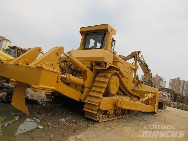CAT D 10 Pásové dozery