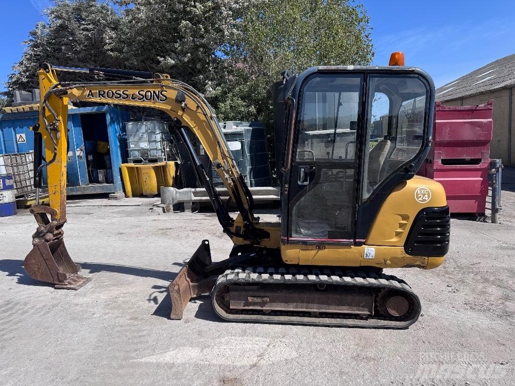 CAT 302.5 Mini rýpadla < 7t
