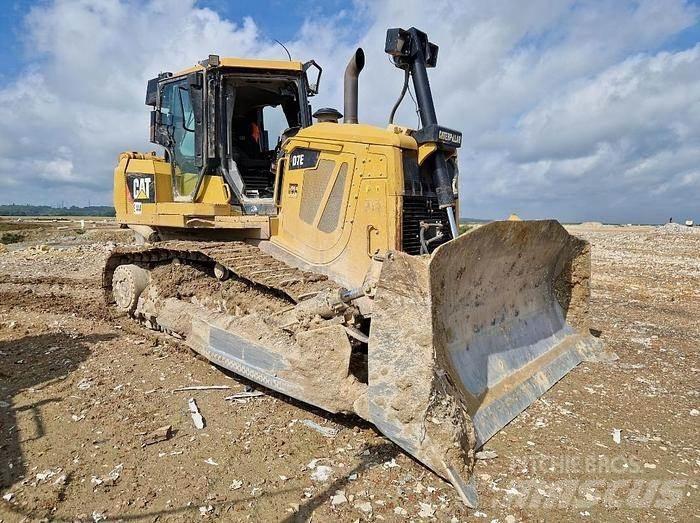 CAT D7E Pásové dozery