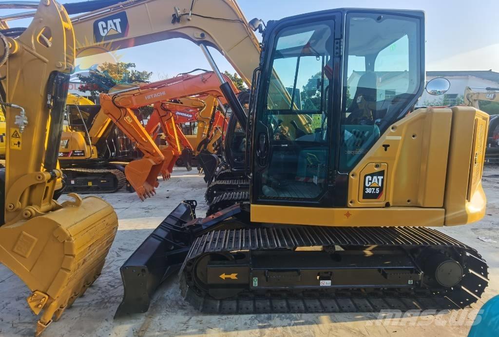 CAT 307.5 Midi rýpadla 7t - 12t
