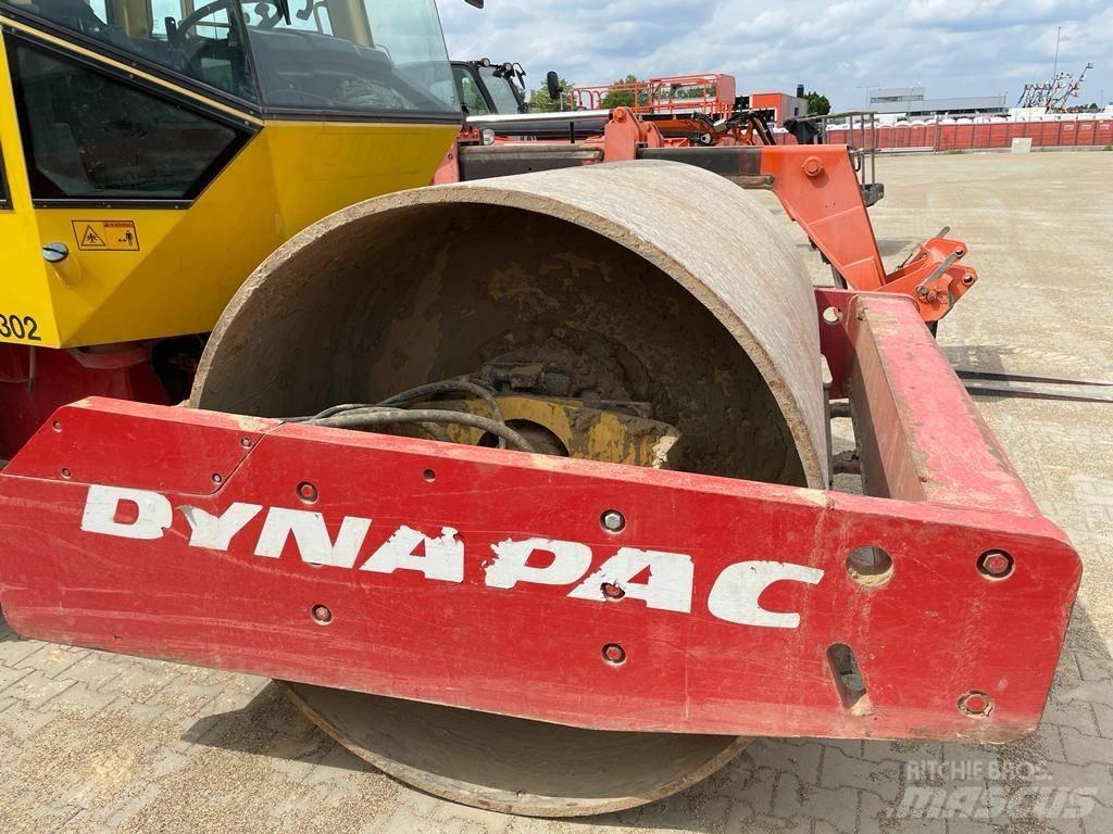 Dynapac CA 302 D Tahačové válce