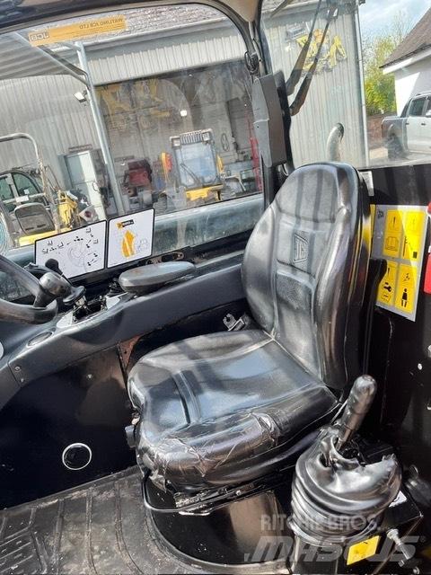 JCB 520-40 Teleskopické manipulátory