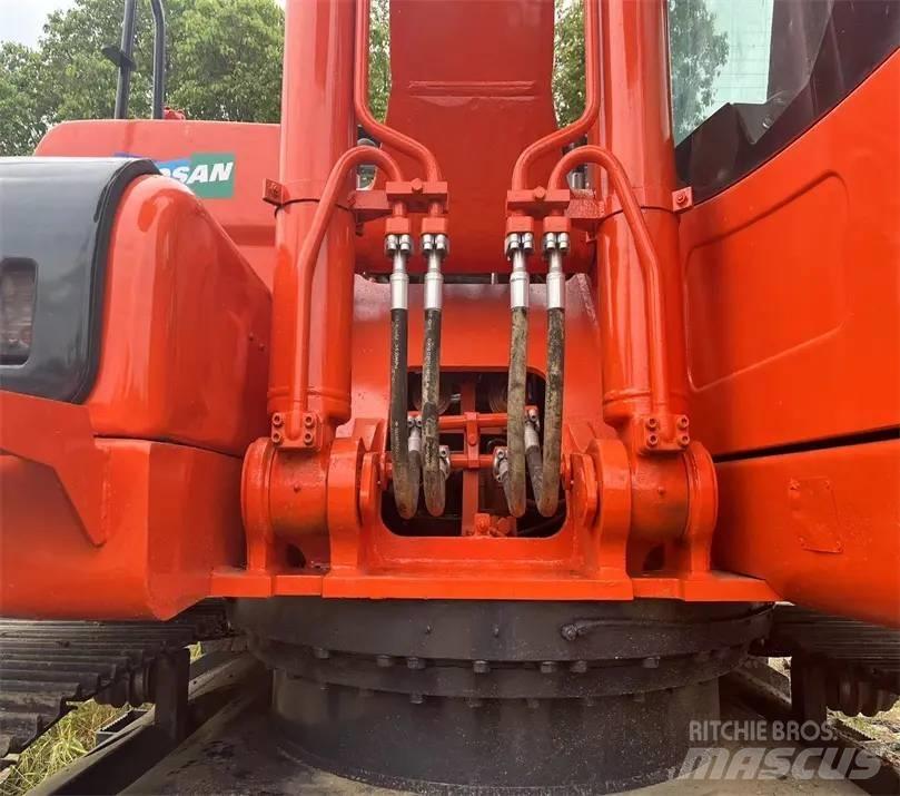 Doosan DX225LC-9C Pásová rýpadla