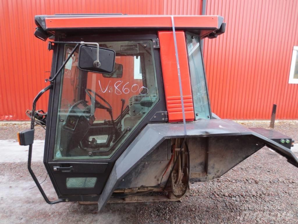 Valmet 8600 Kabiny a interiér