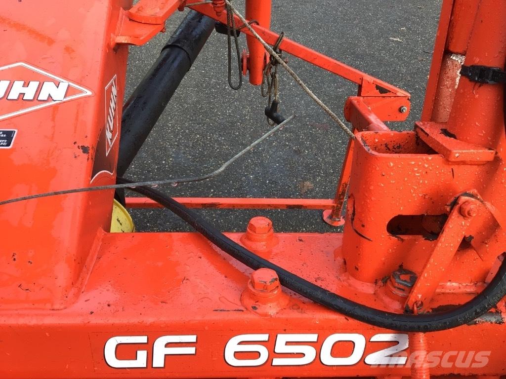 Kuhn GF 6502 Obraceče a shrabovače sena