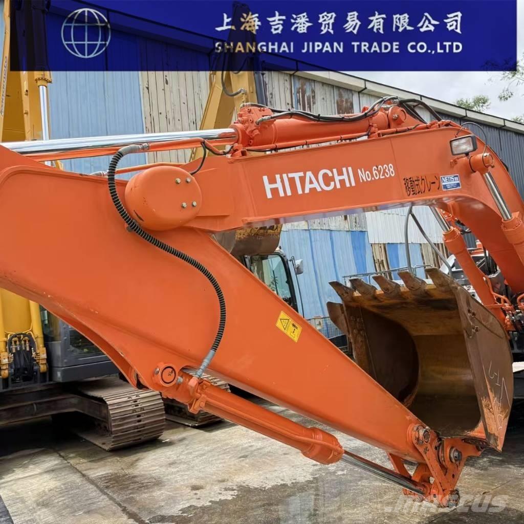 Hitachi ZX 135 Pásová rýpadla