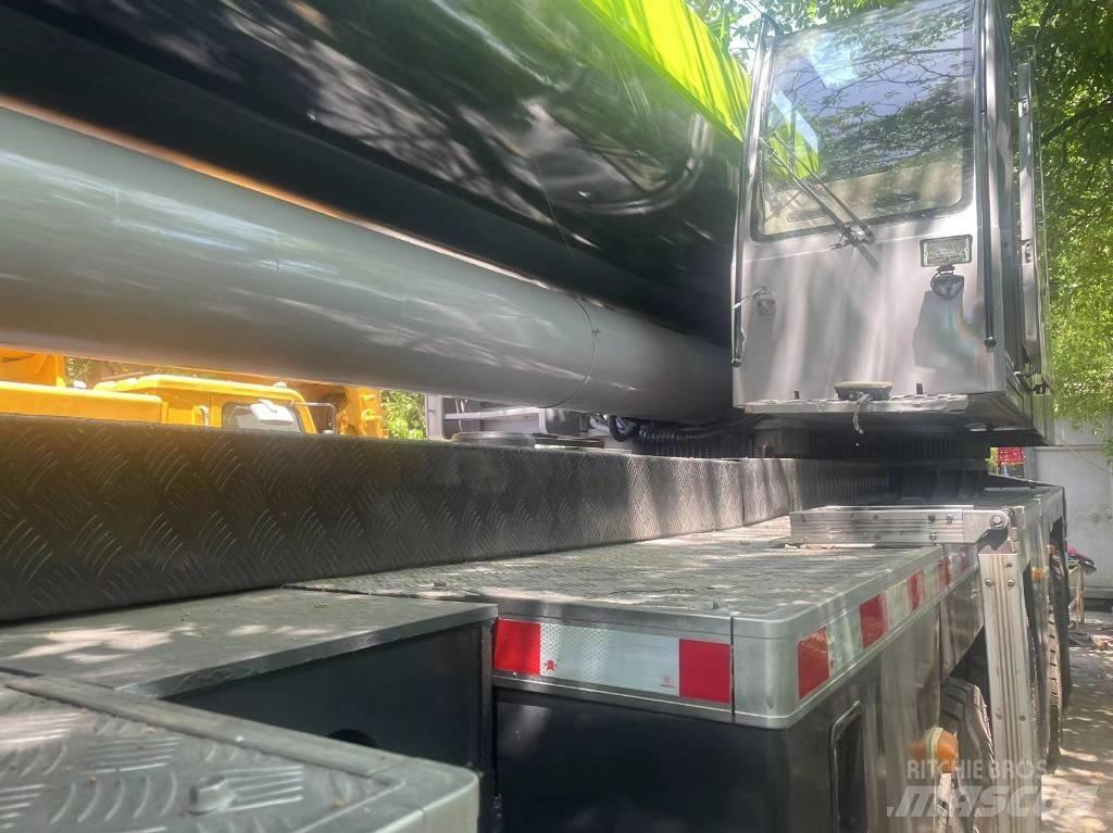 Zoomlion 220 Ton Univerzální terénní jeřáby