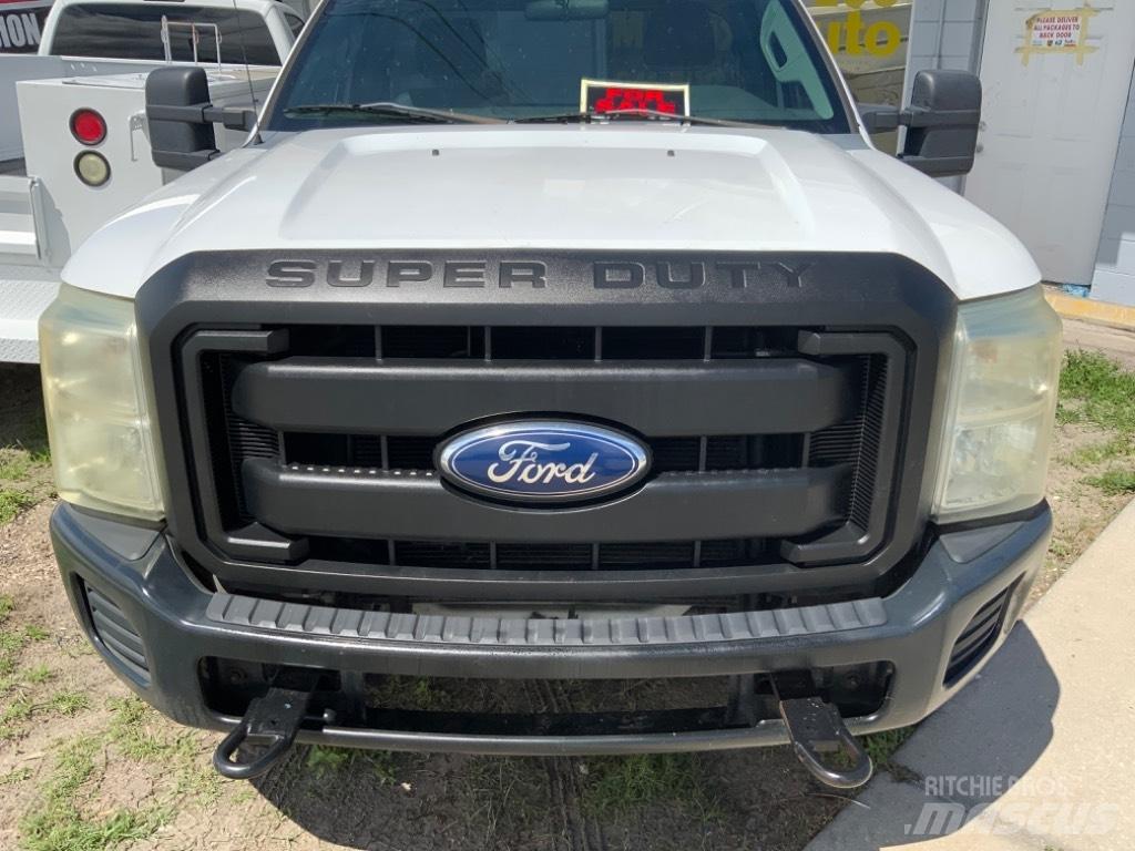 Ford F 250 SD Další