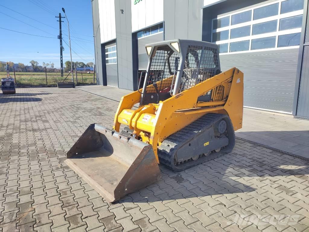 Bobcat T 140 Smykem řízené nakladače