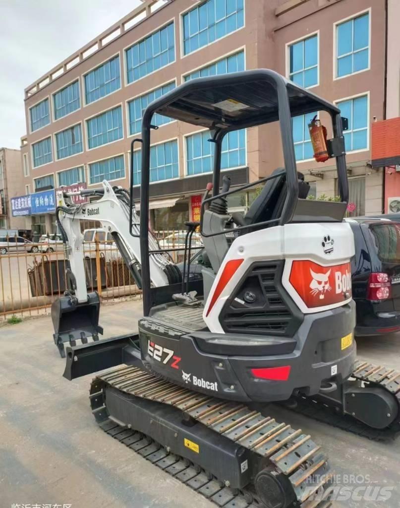 Bobcat E 27 Z Smykem řízené nakladače