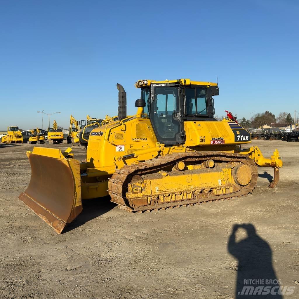 Komatsu D71EX-24 Pásové dozery