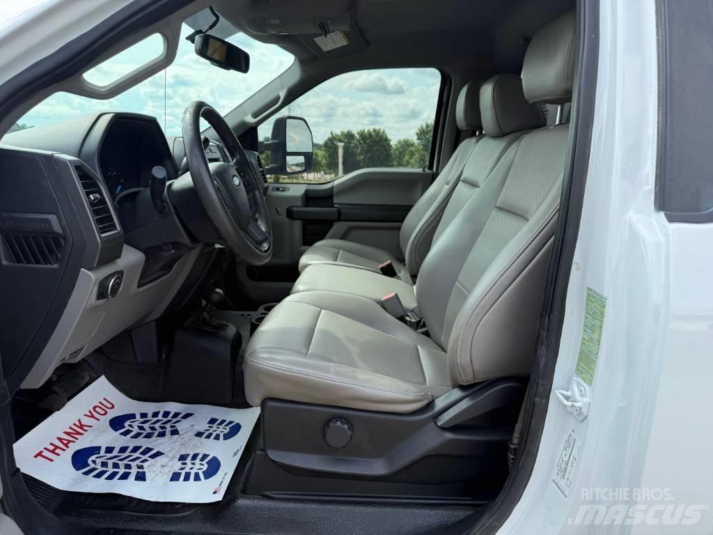 Ford F 450 Komunální / Multi-užitková vozidla