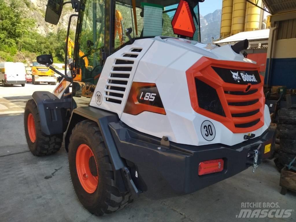 Bobcat L 85 Kolové nakladače