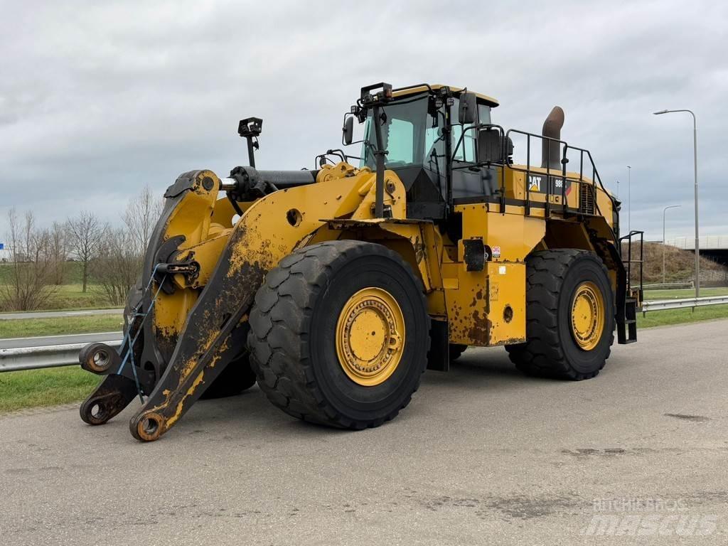 CAT 988K Kolové nakladače