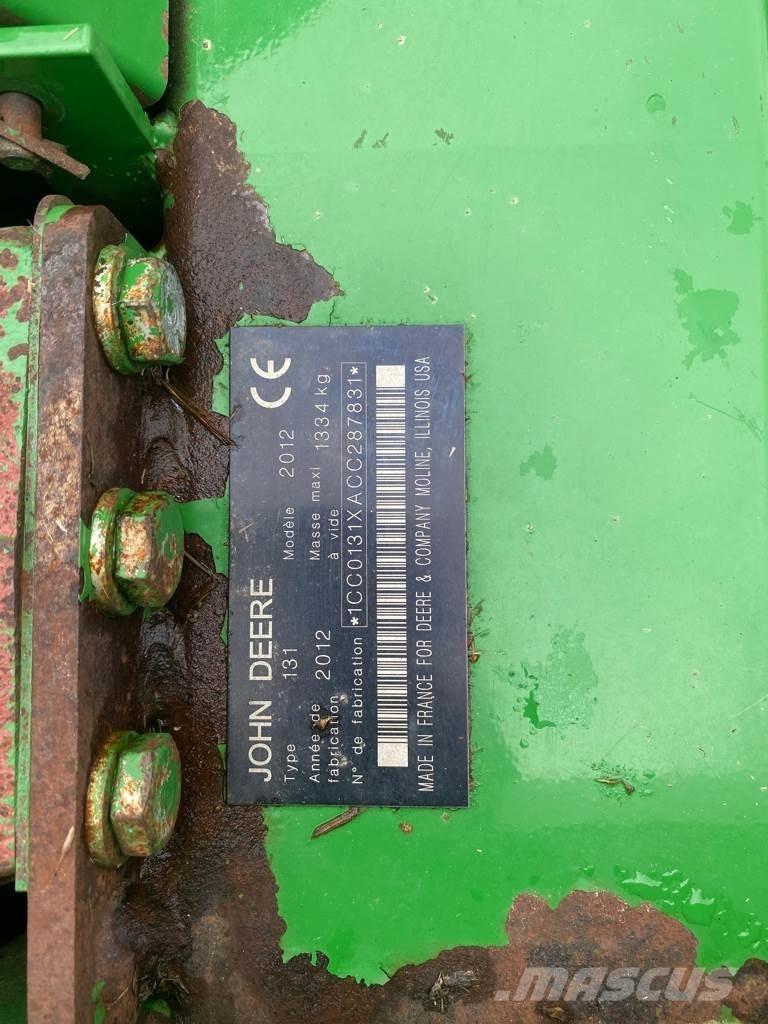 John Deere 131 Sekačky namontované a tažené
