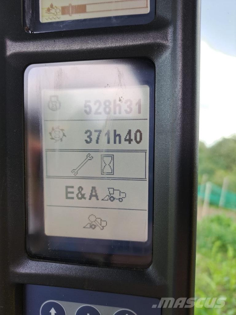 New Holland TC 5.90 Sklízecí mlátičky