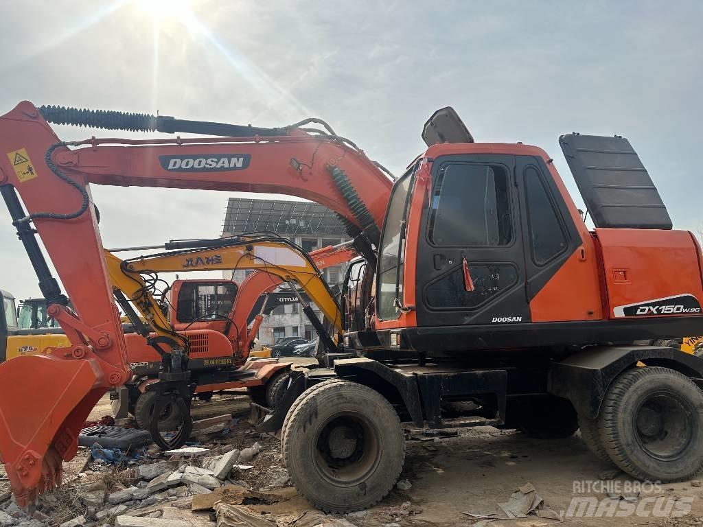 Doosan 150 Kolová rýpadla