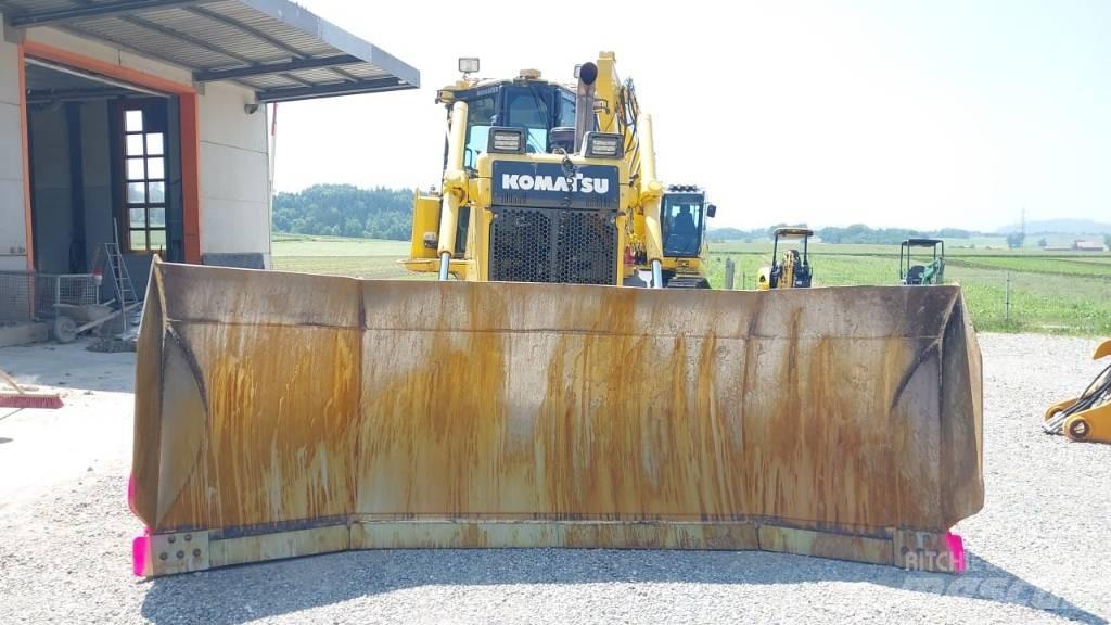 Komatsu D 65 PX-18 Pásové dozery