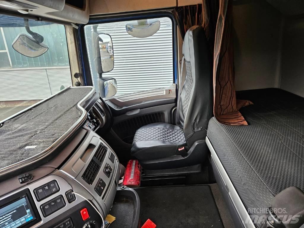 DAF XF 530 Unfall Tahače