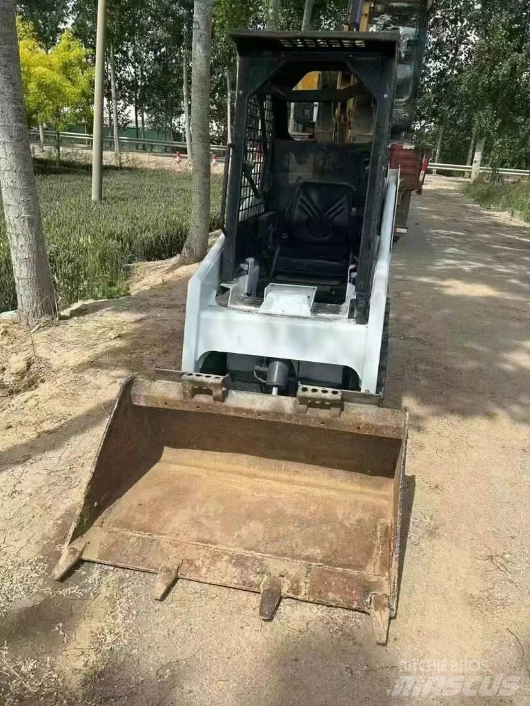 Bobcat S 70 Smykem řízené nakladače