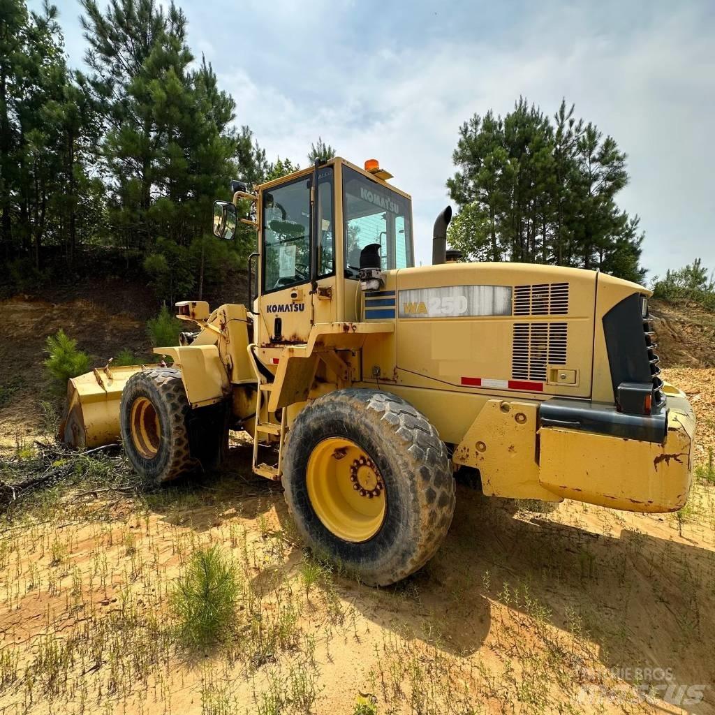 Komatsu WA 250 L-5 Kolové nakladače
