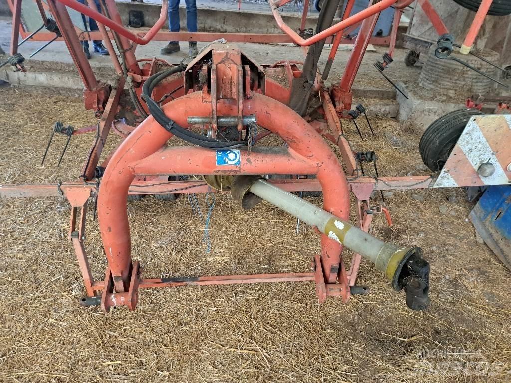 Kuhn GF8501 MH Obraceče a shrabovače sena