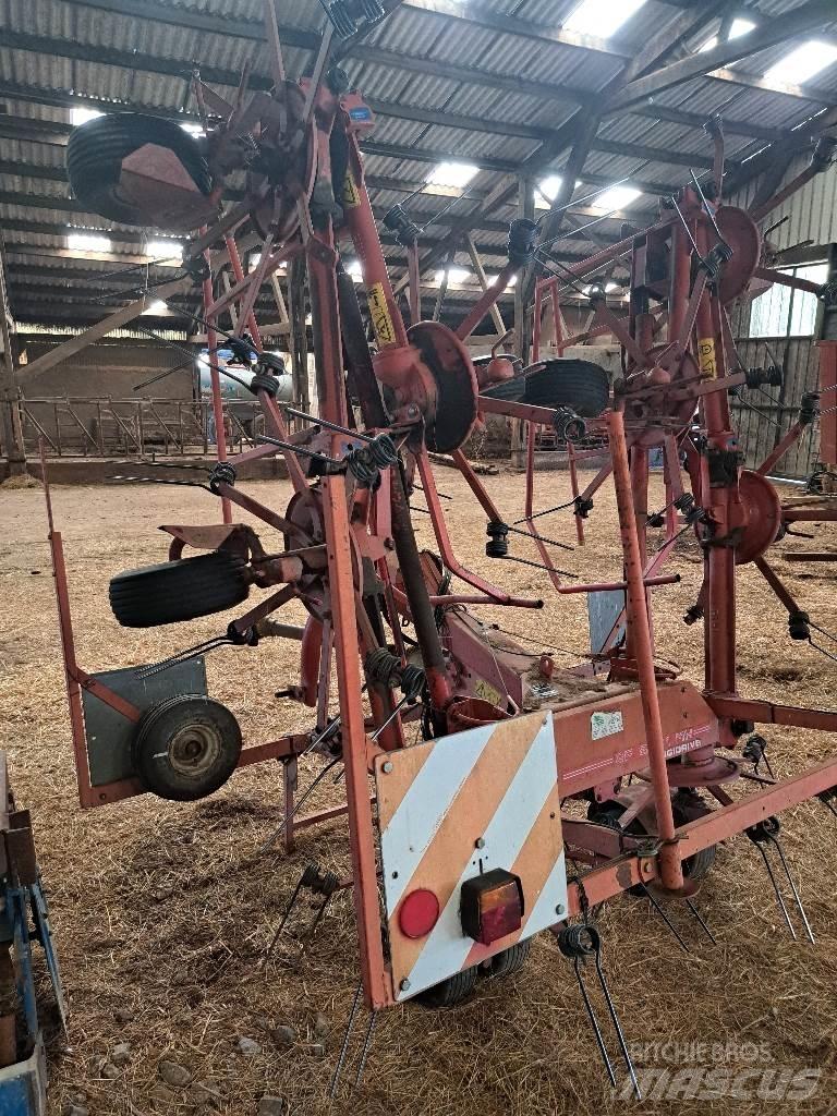 Kuhn GF8501 MH Obraceče a shrabovače sena