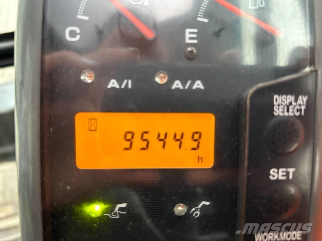 Hitachi ZX 135 US Pásová rýpadla