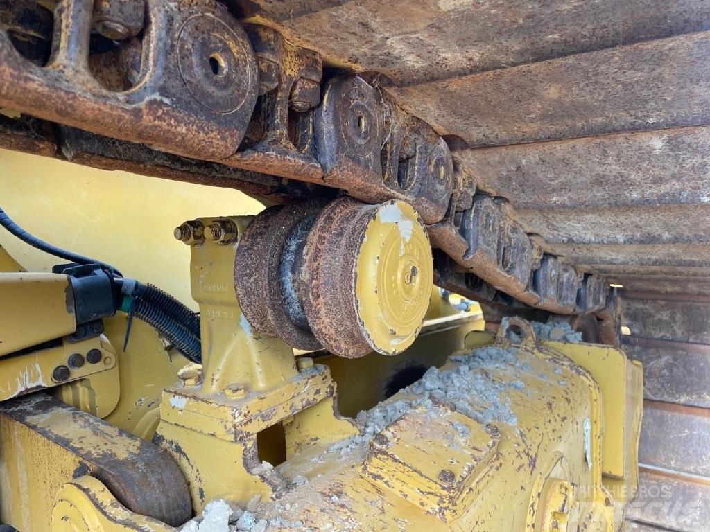 CAT D 5 LGP - D5 LGP Pásové dozery