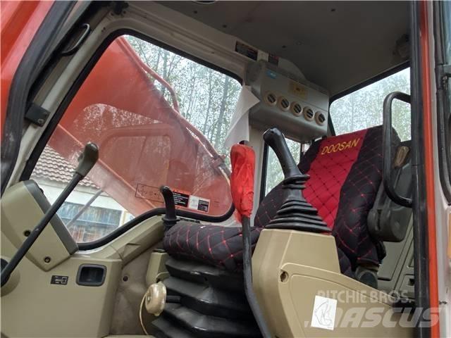 Doosan DH225LC-7 Pásová rýpadla
