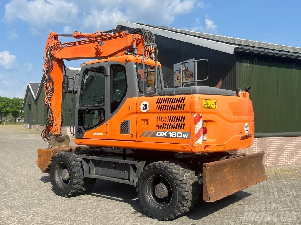 Doosan DX 160 W-3 Kolová rýpadla
