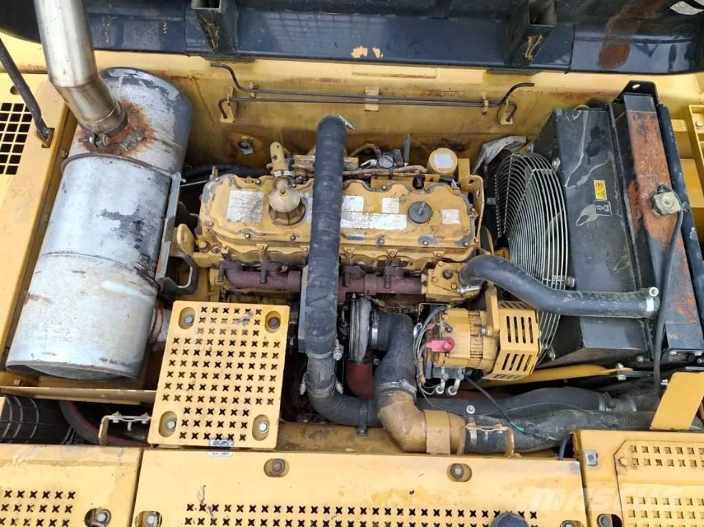 CAT 322 C Pásová rýpadla