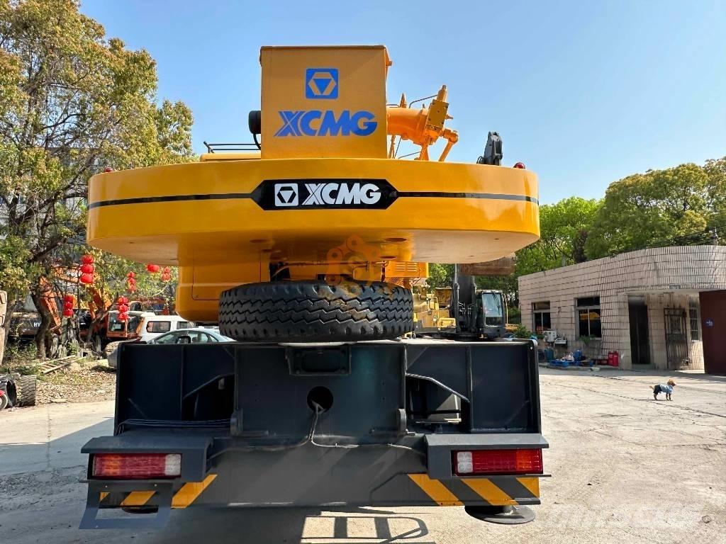 XCMG XCT 25 Univerzální terénní jeřáby