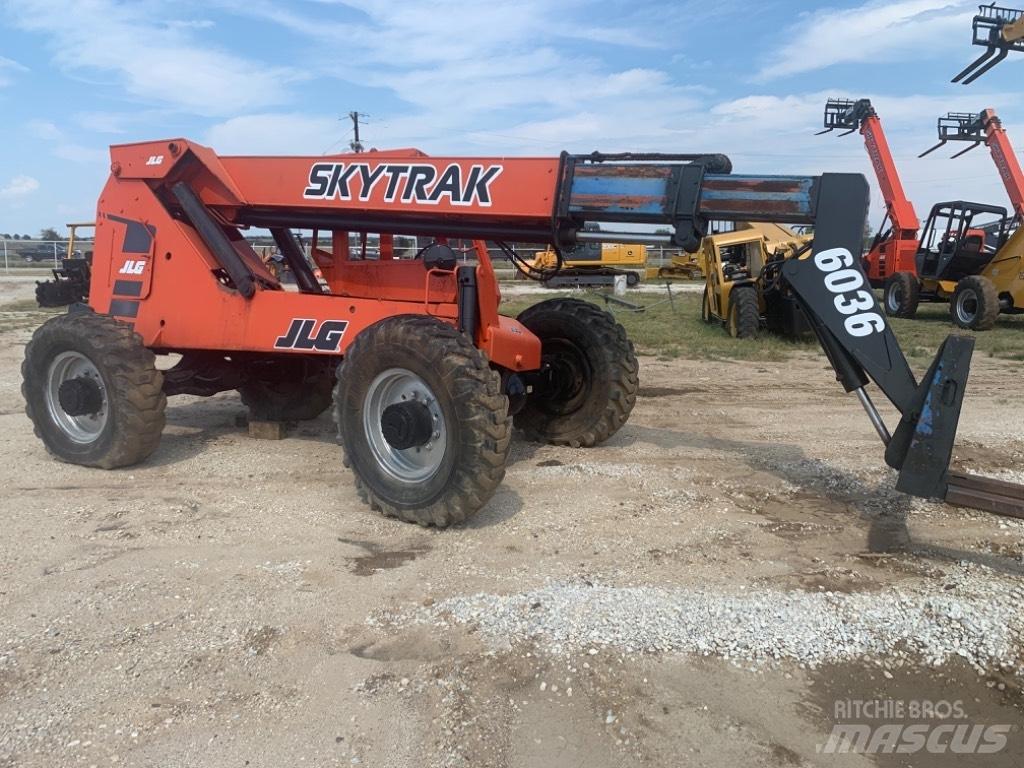 SkyTrak 6036 Teleskopické manipulátory