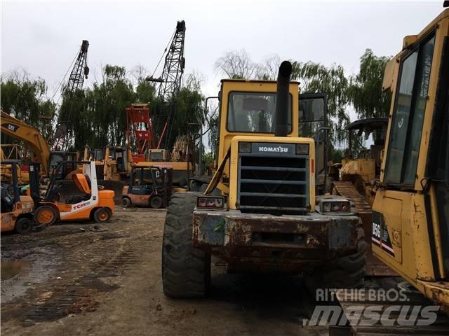 Komatsu WA360 Rýpadlo-nakladače