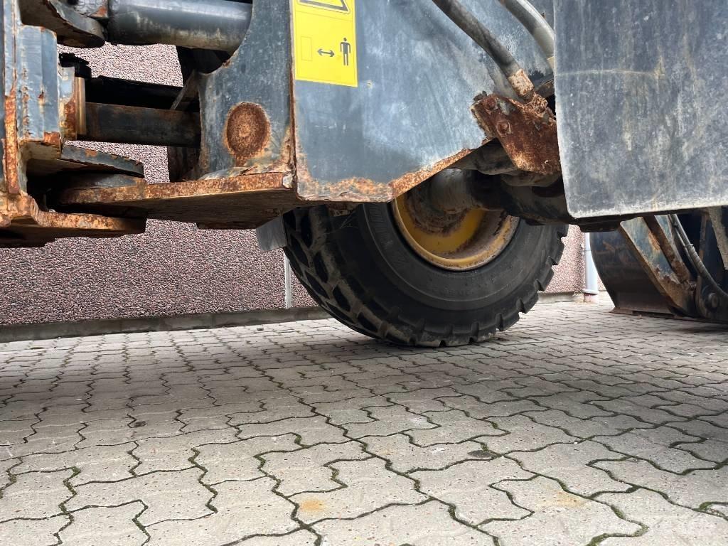 Komatsu WA 250 PZ-5 Kolové nakladače