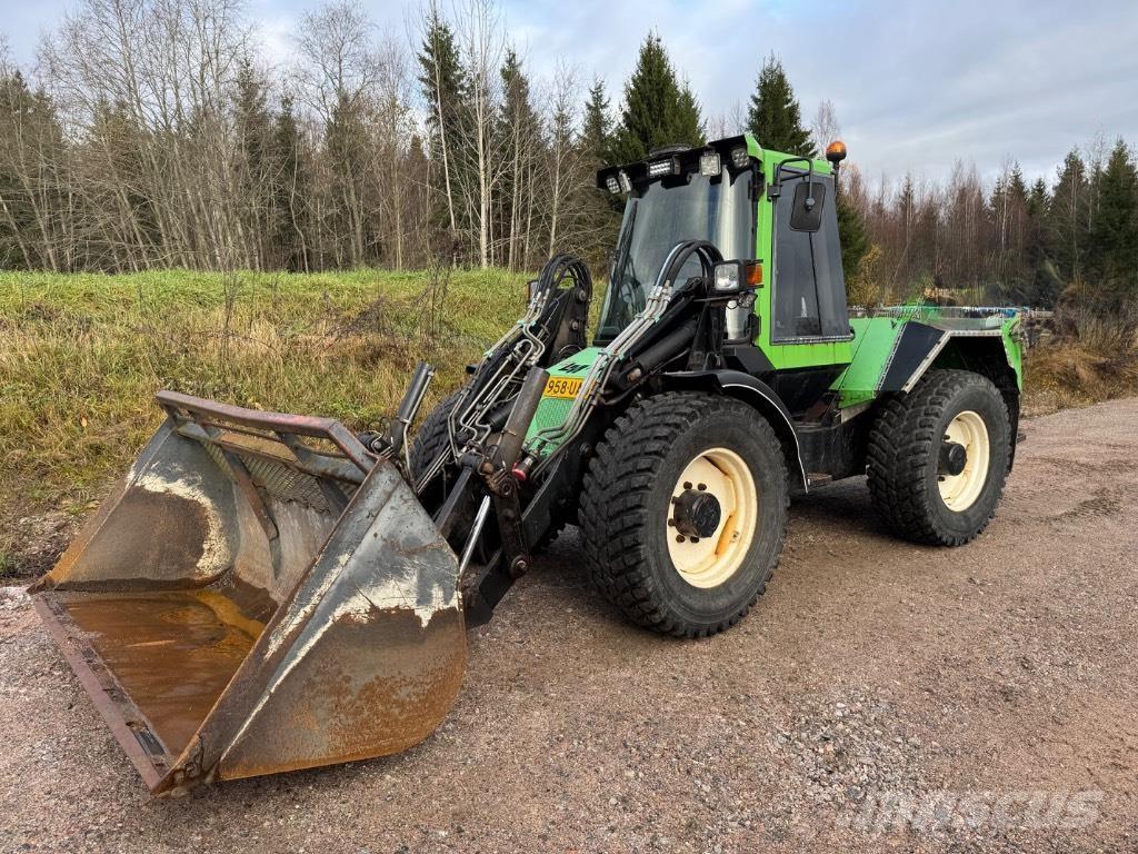 LM Trac 680 Užitkové stroje