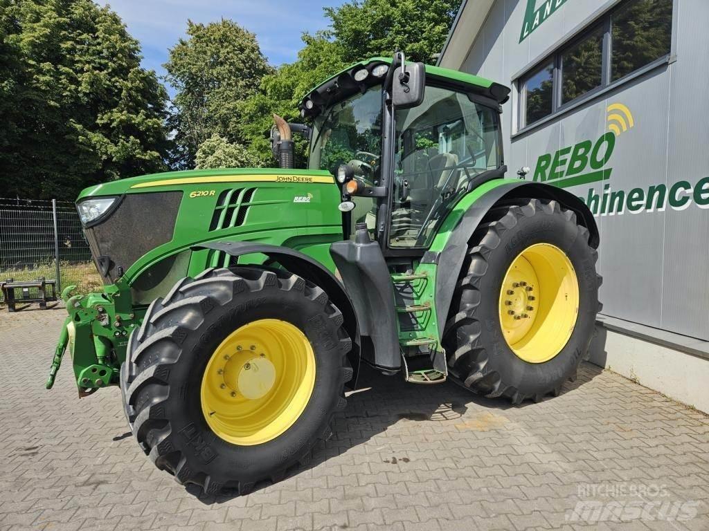 John Deere 6210R Traktory