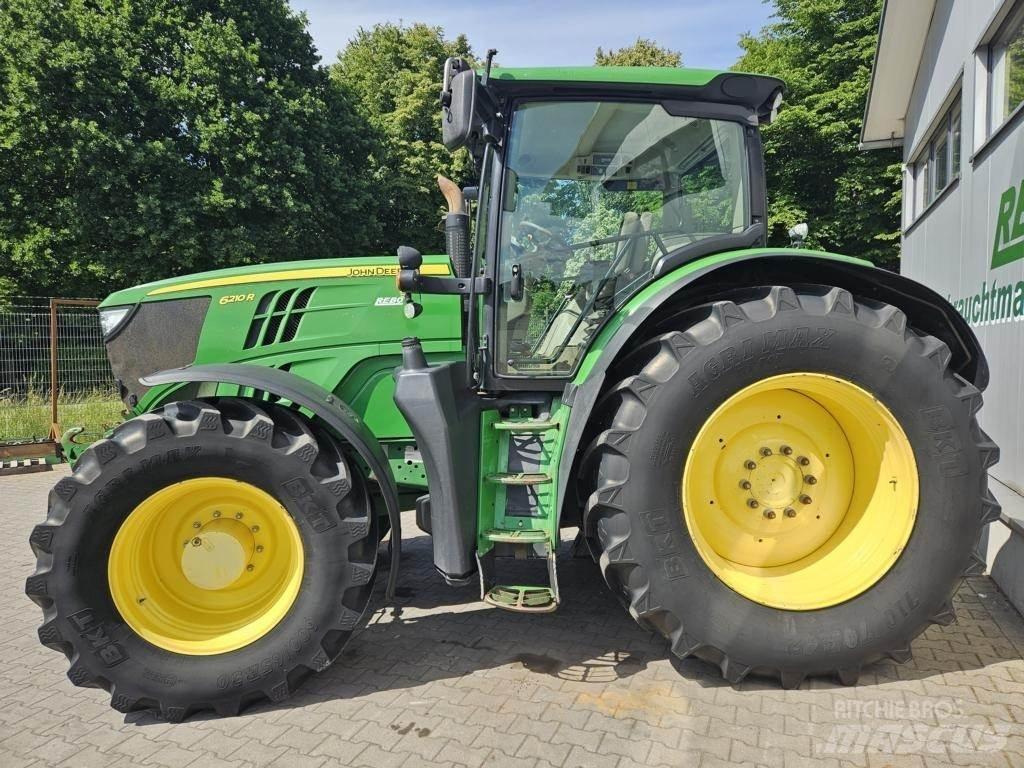 John Deere 6210R Traktory