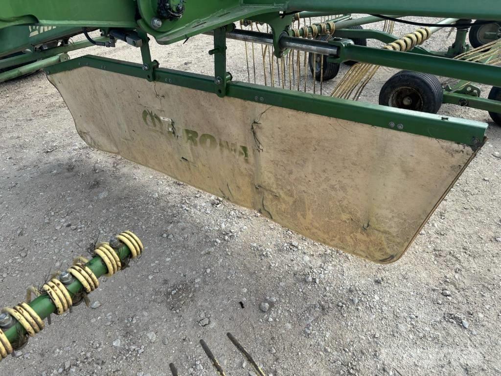 Krone Swadro TC 880 Obraceče a shrabovače sena