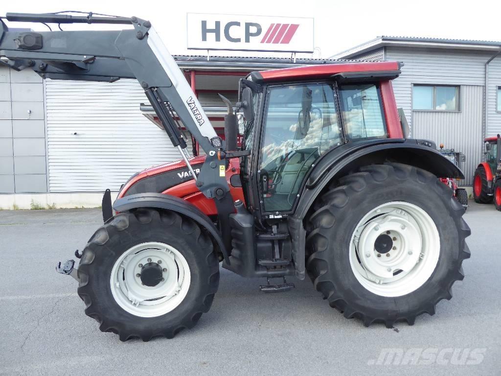 Valtra N141 Advance Traktory